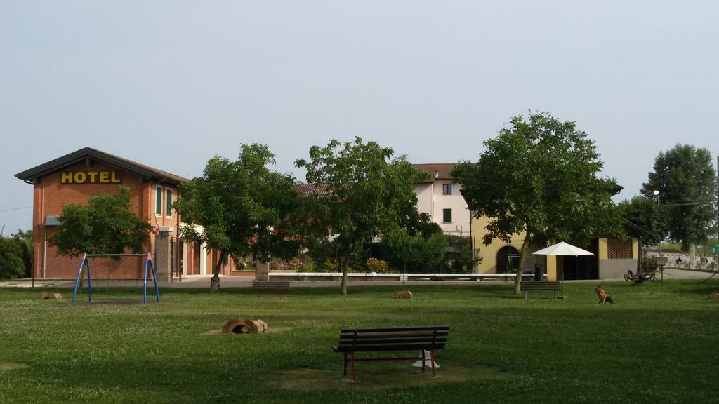 Albergo Del Po Viadana Екстериор снимка
